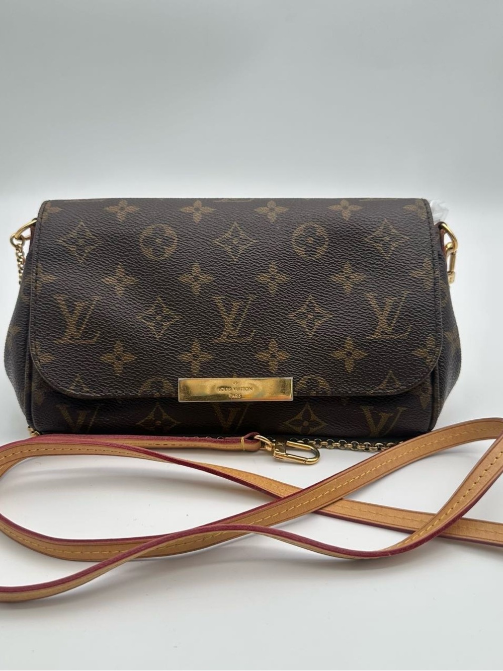 Louis Vuitton Favorite MM Brown Monogram Canvas with Gold-tone Hardware